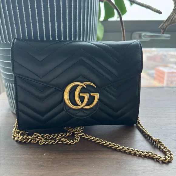 Gucci Marmont Crossbody - Picture 2 of 8